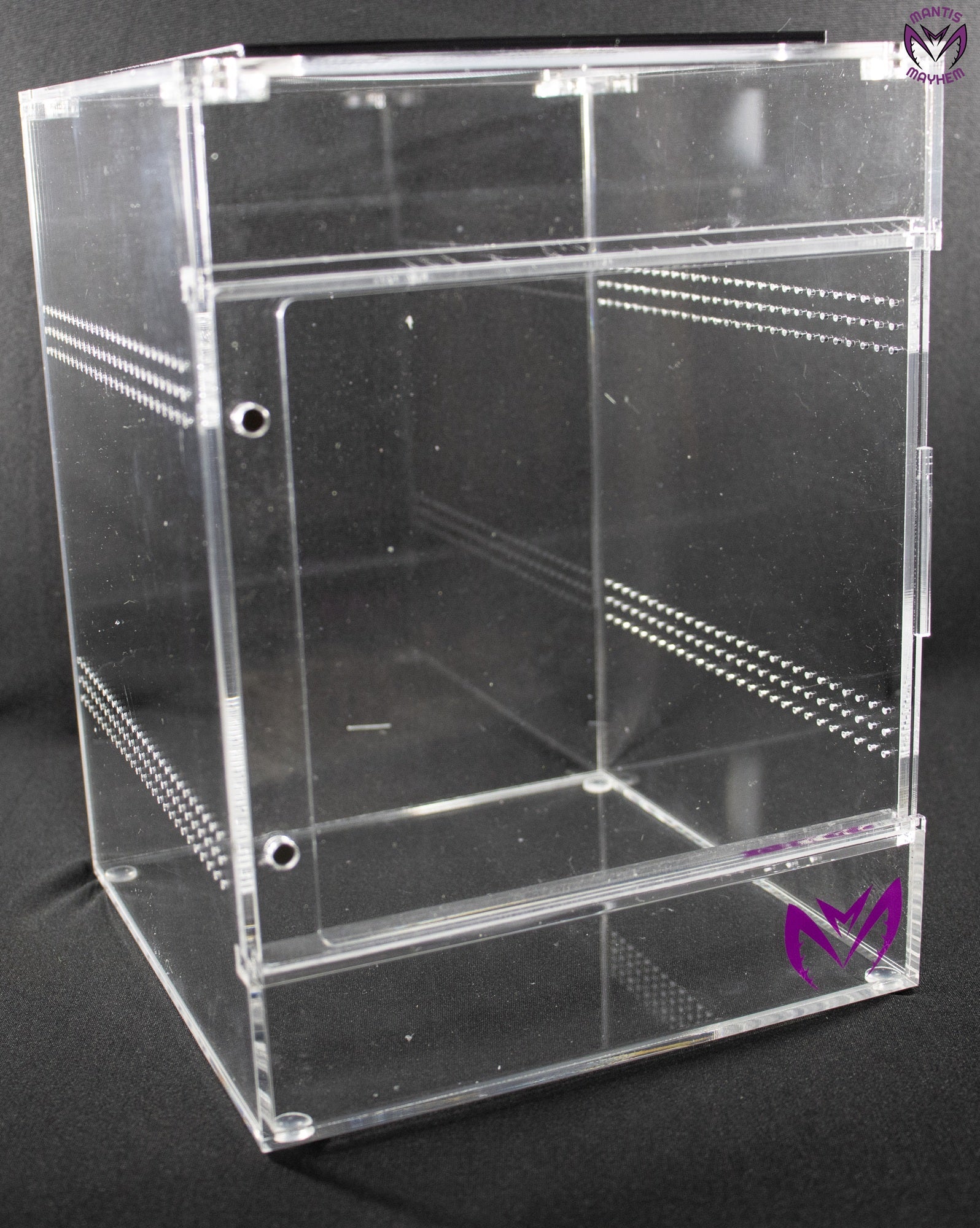 “Mesh-top arboreal mantis enclosure with sliding front door”

“Clear acrylic mantis tank with removable soft mesh lid”

“Tall insect enclosure ideal for arboreal mantis species”
