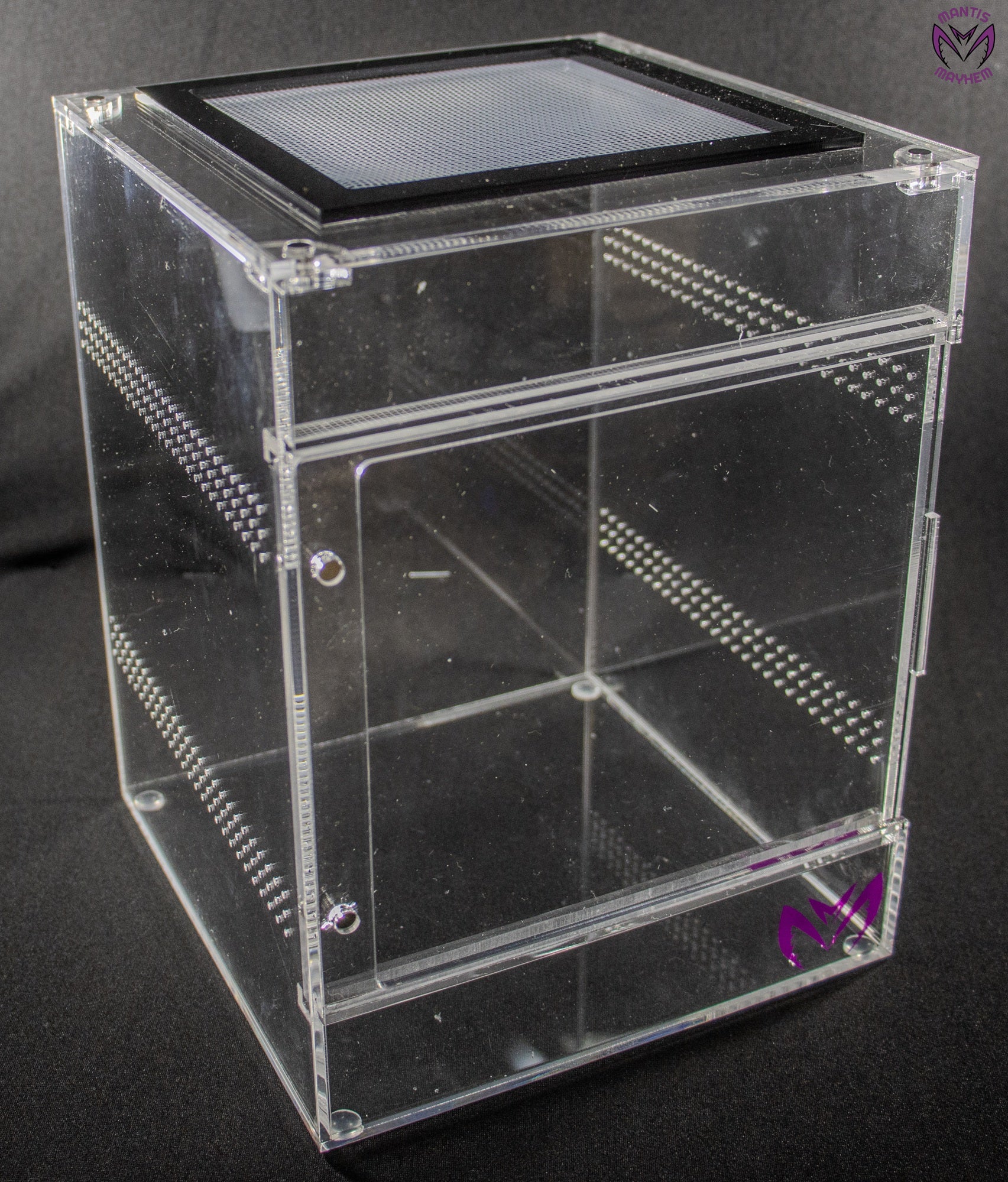 “Mesh-top arboreal mantis enclosure with sliding front door”

“Clear acrylic mantis tank with removable soft mesh lid”

“Tall insect enclosure ideal for arboreal mantis species”

